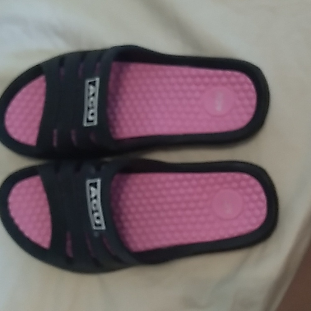 β€οΈππ©΄Women's ACU massaging shoes size 40β€οΈππ©΄ - Picture 2 of 8